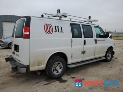 Trzecie zdjęcie samochodu z tyłu: 2020 CHEVROLET EXPRESS G2500 VIN:1GCWGAFG8L1271029 - miniatura