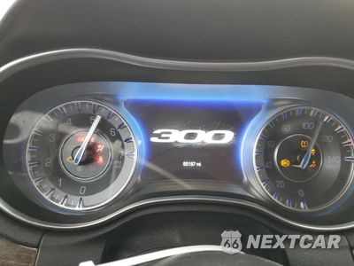 Zdjęcie 9 z 12 samochodu: 2016 CHRYSLER 300C VIN:2C3CCAEG7GH342877 - miniatura