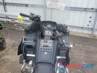 Piąte zdjęcie samochodu w środku: 1989 HONDA GL1500 VIN:1HFSC2208KA108345 - miniatura