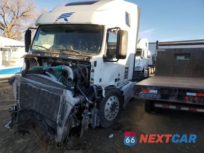 Drugie zdjęcie samochodu z przodu: 2016 VOLVO VN VNL VIN:4V4NC9EHXGN961058 - miniatura