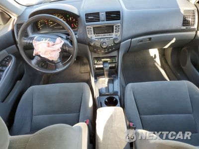 Zdjęcie 8 z 12 samochodu: 2006 HONDA ACCORD SE VIN:1HGCM56346A027108 - miniatura