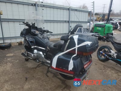 Trzecie zdjęcie samochodu z tyłu: 1989 HONDA GL1500 VIN:1HFSC2208KA108345 - miniatura