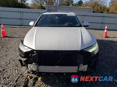 Piąte zdjęcie samochodu w środku: 2019 AUDI Q8 PRESTIGE S-LINE VIN:WA1FVAF15KD031090 - miniatura