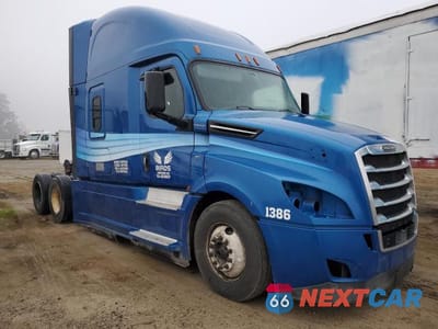 2020 FREIGHTLINER CASCADIA 126 1FUJHHDRXLLKS3663 - główne zdjęcie licytacji z USA - miniatura
