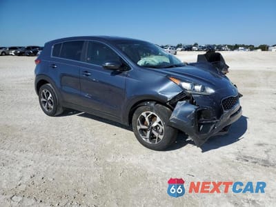 Czwarte zdjęcie samochodu z boku: 2020 KIA SPORTAGE LX VIN:KNDPM3AC2L7681139 - miniatura