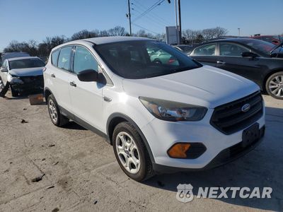 Czwarte zdjęcie samochodu z boku: 2018 FORD ESCAPE S VIN:1FMCU0F72JUC40212 - miniatura