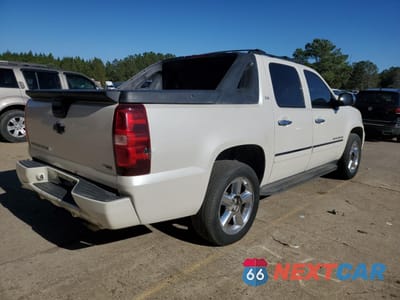 Trzecie zdjęcie samochodu z tyłu: 2011 CHEVROLET AVALANCHE LTZ VIN:3GNTKGE35BG142210 - miniatura