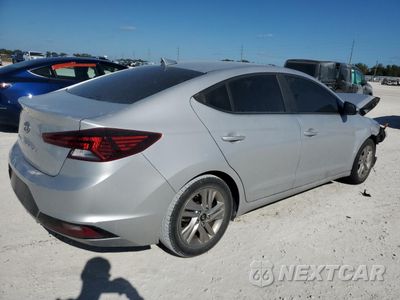 Trzecie zdjęcie samochodu z tyłu: 2020 HYUNDAI ELANTRA SEL VIN:5NPD84LFXLH510106 - miniatura