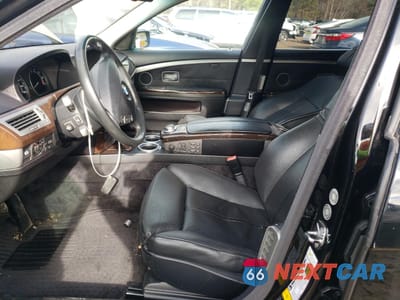 Zdjęcie 7 z 13 samochodu: 2007 BMW 750 VIN:WBAHN835X7DT72164 - miniatura