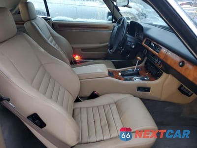 Zdjęcie 7 z 11 samochodu: 1990 JAGUAR XJS VIN:SAJNW4848LC174311 - miniatura