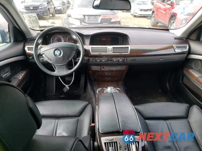 Zdjęcie 8 z 13 samochodu: 2007 BMW 750 VIN:WBAHN835X7DT72164 - miniatura