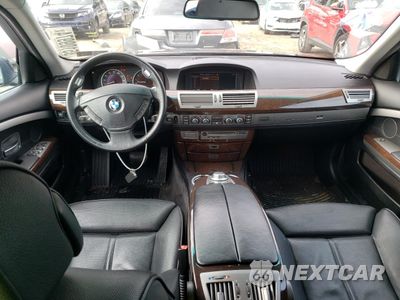 Zdjęcie 8 z 13 samochodu: 2007 BMW 750 VIN:WBAHN835X7DT72164 - miniatura