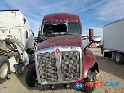 Piąte zdjęcie samochodu w środku: 2016 KENWORTH CONSTRUCTION T680 VIN:1XKYDP9XXGJ481190 - miniatura
