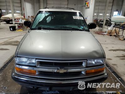 Piąte zdjęcie samochodu w środku: 2000 CHEVROLET BLAZER VIN:1GNDT13W8Y2260247 - miniatura
