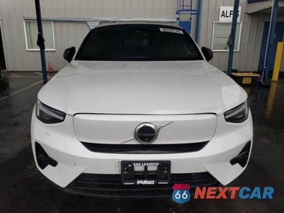 Piąte zdjęcie samochodu w środku: 2023 VOLVO C40 RECHARGE ULTIMATE VIN:YV4ED3GM6P2040857 - miniatura