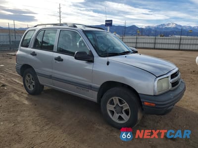 Czwarte zdjęcie samochodu z boku: 2004 CHEVROLET TRACKER VIN:2CNBJ134146918164 - miniatura