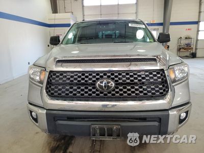 Piąte zdjęcie samochodu w środku: 2019 TOYOTA TUNDRA DOUBLE CAB SR VIN:5TFUM5F1XKX081988 - miniatura