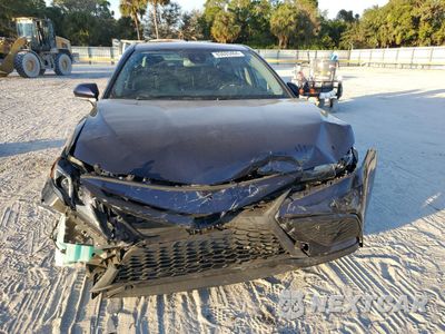 Piąte zdjęcie samochodu w środku: 2022 TOYOTA CAMRY SE VIN:4T1T11AK8NU628481 - miniatura