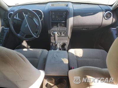 Zdjęcie 8 z 16 samochodu: 2008 FORD EXPLORER XLT VIN:1FMEU63E38UA36060 - miniatura
