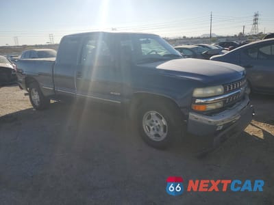 Czwarte zdjęcie samochodu z boku: 1999 CHEVROLET SILVERADO C1500 VIN:1GCEC19T6XZ106331 - miniatura