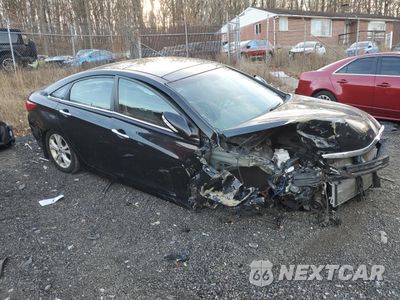 Czwarte zdjęcie samochodu z boku: 2013 HYUNDAI SONATA SE VIN:5NPEC4AC2DH606194 - miniatura