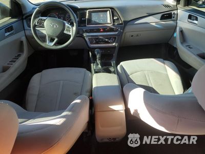 Zdjęcie 8 z 15 samochodu: 2019 HYUNDAI SONATA SE VIN:5NPE24AF6KH739017 - miniatura