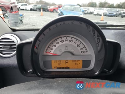 Zdjęcie 9 z 15 samochodu: 2015 SMART FORTWO PURE VIN:WMEEJ3BA4FK798432 - miniatura