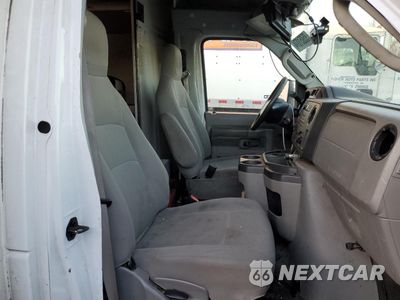 Zdjęcie 11 z 15 samochodu: 2016 FORD ECONOLINE E350 SUPER DUTY CUTAWAY VAN VIN:1FDWE3FL1GDC39439 - miniatura
