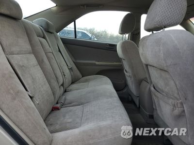 Zdjęcie 10 z 13 samochodu: 2004 TOYOTA CAMRY LE VIN:4T1BE32K44U849004 - miniatura