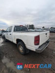 Trzecie zdjęcie samochodu z tyłu: 2005 DODGE RAM 1500 ST VIN:1D7HU18N75J551675 - miniatura