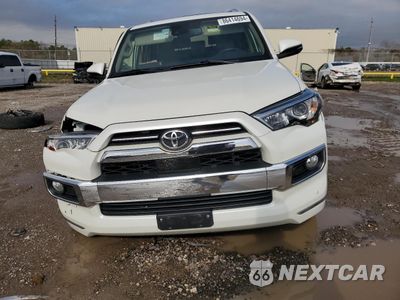 Piąte zdjęcie samochodu w środku: 2020 TOYOTA 4RUNNER SR5 VIN:JTEZU5JR8L5220236 - miniatura