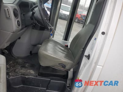 Zdjęcie 7 z 16 samochodu: 2019 FORD ECONOLINE E350 SUPER DUTY CUTAWAY VAN VIN:1FDEE3FS7KDC34256 - miniatura