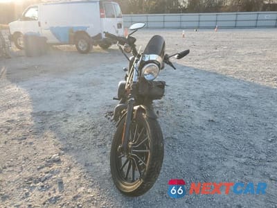 Drugie zdjęcie samochodu z przodu: 2009 HARLEY-DAVIDSON XL883 N VIN:1HD4LE2459K458042 - miniatura