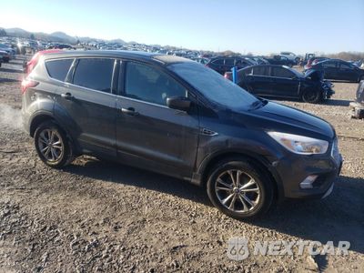 Czwarte zdjęcie samochodu z boku: 2019 FORD ESCAPE SE VIN:1FMCU0GD5KUC49556 - miniatura