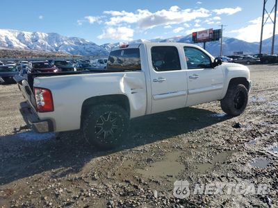 Trzecie zdjęcie samochodu z tyłu: 2013 CHEVROLET SILVERADO K1500 LT VIN:3GCPKSE78DG213810 - miniatura
