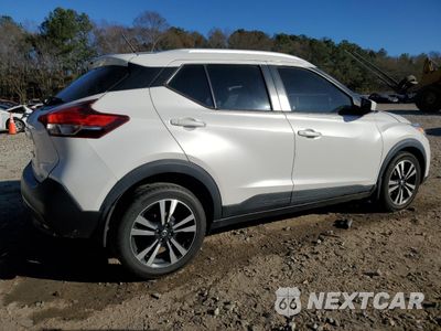 Trzecie zdjęcie samochodu z tyłu: 2018 NISSAN KICKS S VIN:3N1CP5CU4JL507205 - miniatura