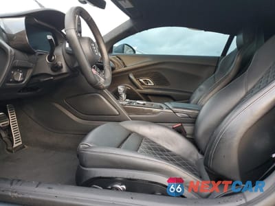Zdjęcie 7 z 12 samochodu: 2021 AUDI R8 VIN:WUABAAFX8M7900919 - miniatura