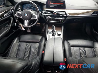 Zdjęcie 8 z 15 samochodu: 2018 BMW M550XI VIN:WBAJB9C54JB286707 - miniatura