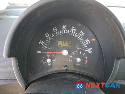 Zdjęcie 9 z 14 samochodu: 2001 VOLKSWAGEN NEW BEETLE GLX VIN:3VWDD21C61M462357 - miniatura