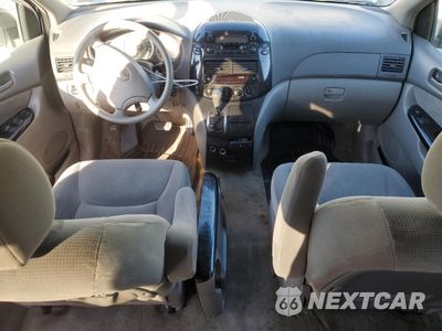 Zdjęcie 8 z 14 samochodu: 2005 TOYOTA SIENNA CE VIN:5TDZA23C25S259910 - miniatura