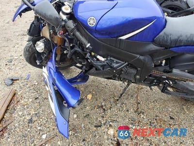 Zdjęcie 10 z 10 samochodu: 2006 YAMAHA YZFR1 VIN:JYARN15E36A000995 - miniatura