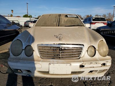 Piąte zdjęcie samochodu w środku: 2001 MERCEDES-BENZ E 320 VIN:WDBJF65J31B240915 - miniatura