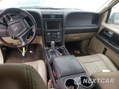 Zdjęcie 8 z 12 samochodu: 2015 LINCOLN NAVIGATOR VIN:5LMJJ2JT0FEJ00674 - miniatura