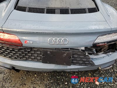 Zdjęcie 11 z 12 samochodu: 2021 AUDI R8 VIN:WUABAAFX8M7900919 - miniatura