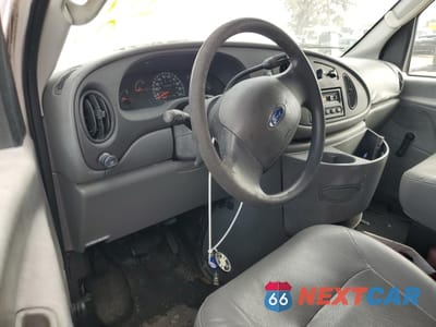 Zdjęcie 8 z 12 samochodu: 2003 FORD ECONOLINE E350 SUPER DUTY CUTAWAY VAN VIN:1FDWE35L63HB83082 - miniatura