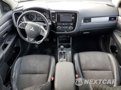 Zdjęcie 8 z 14 samochodu: 2015 MITSUBISHI OUTLANDER SE VIN:JA4AD3A39FZ013444 - miniatura