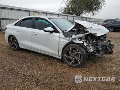 Czwarte zdjęcie samochodu z boku: 2023 AUDI A3 PREMIUM VIN:WAUAUDGY4PA136306 - miniatura