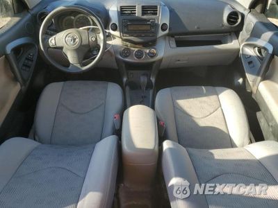 Zdjęcie 8 z 13 samochodu: 2012 TOYOTA RAV4 VIN:JTMZF4DV1CD033461 - miniatura