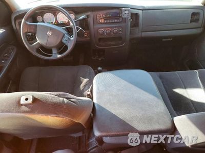 Zdjęcie 8 z 11 samochodu: 2005 DODGE RAM 1500 ST VIN:1D7HU18N65S302505 - miniatura