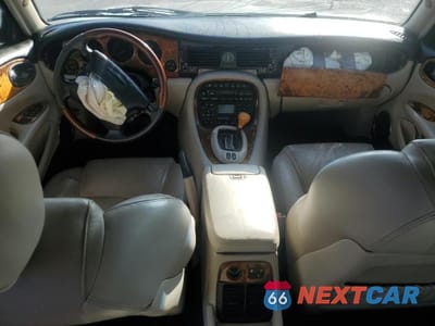 Zdjęcie 8 z 12 samochodu: 2002 JAGUAR XJR VIN:SAJDA15B12MF49401 - miniatura